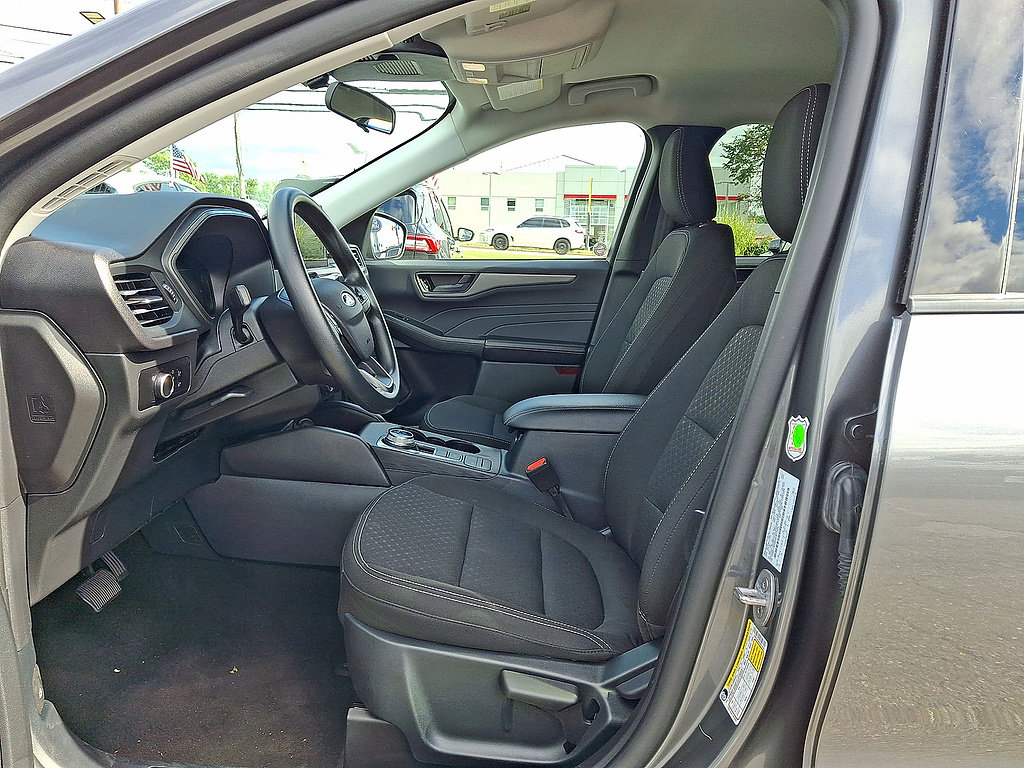Certified 2025 Ford Escape Active AWD/4WD image 17