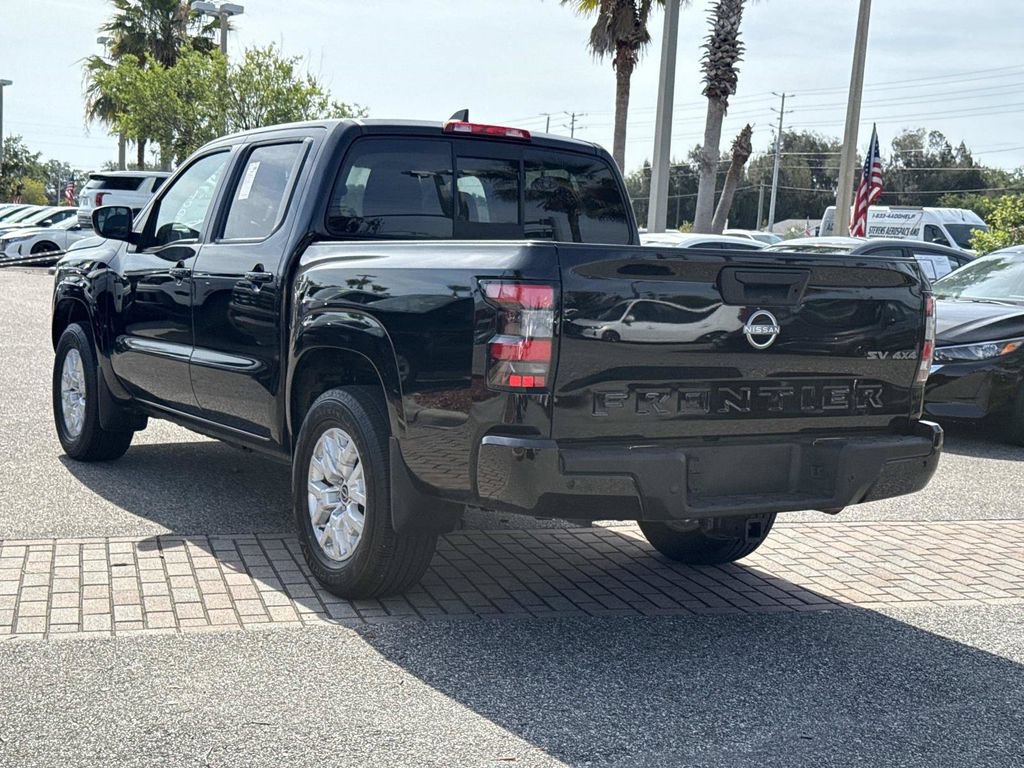 Certified 2022 Nissan Frontier SV w/ Technology Package AWD/4WD image 6