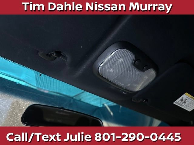 Used 2012 Dodge Avenger SE FWD image 31