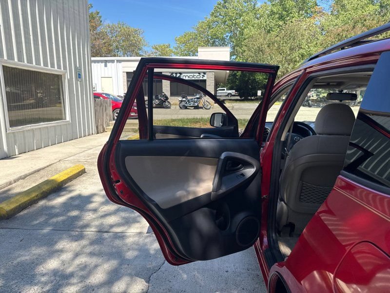 Used 2007 Toyota RAV4 Limited AWD/4WD image 19