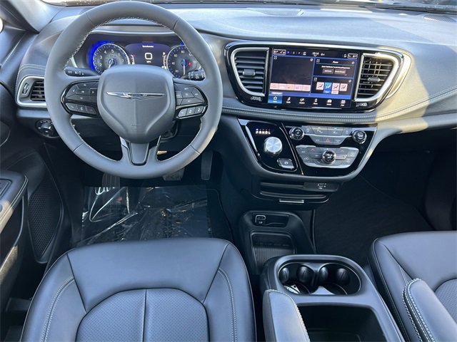 Certified 2026 Chrysler Pacifica Select w/ S Appearance Package image 2