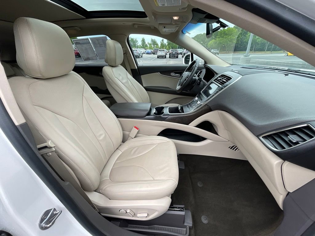 Used 2020 Lincoln Nautilus Reserve w/ Equipment Group 201A FWD image 32