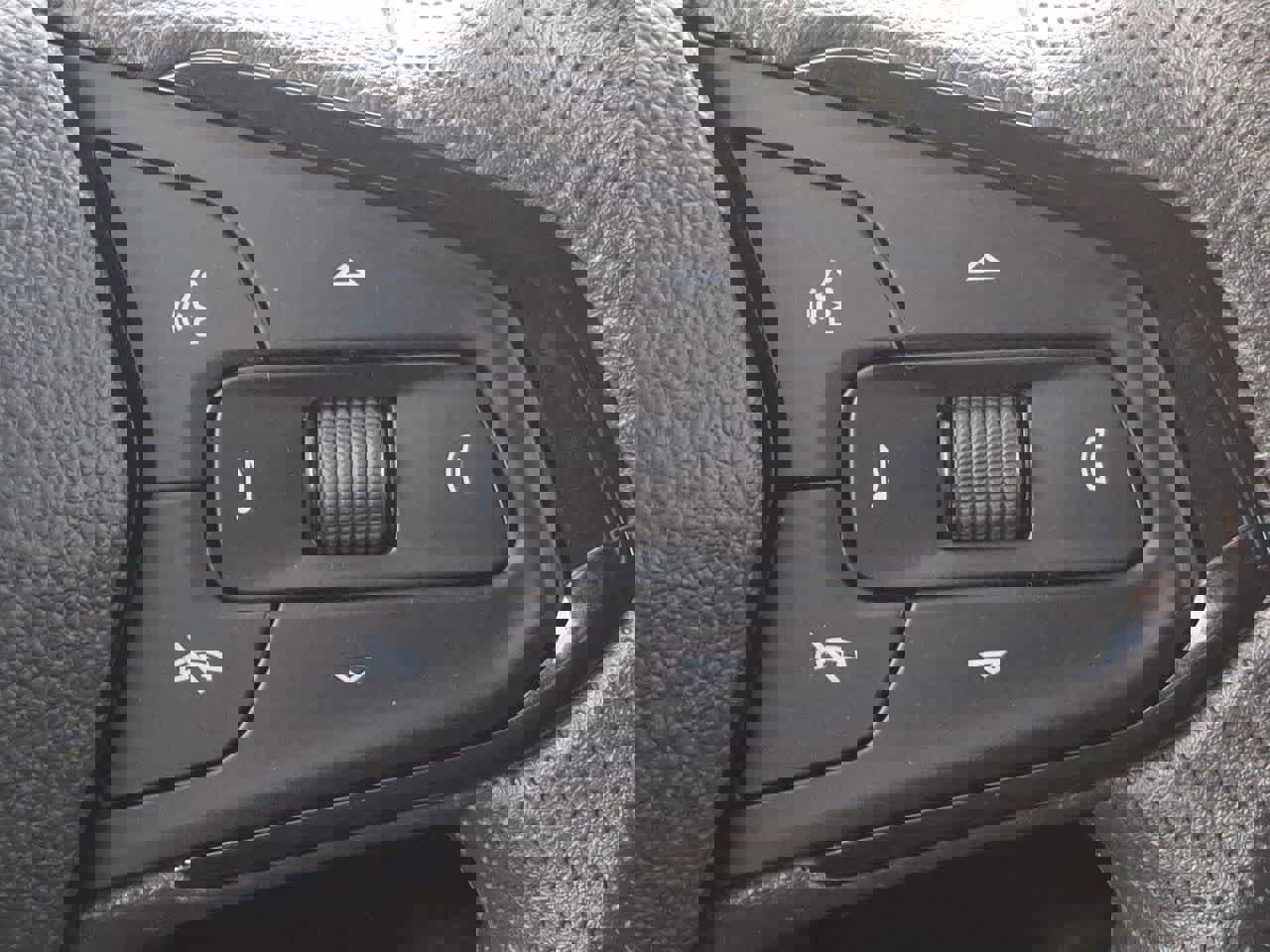 Used 2024 Chevrolet TrailBlazer LT image 24