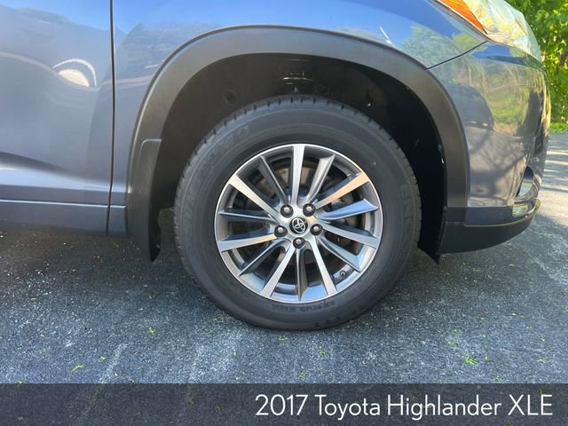 Used 2017 Toyota Highlander XLE AWD/4WD image 28