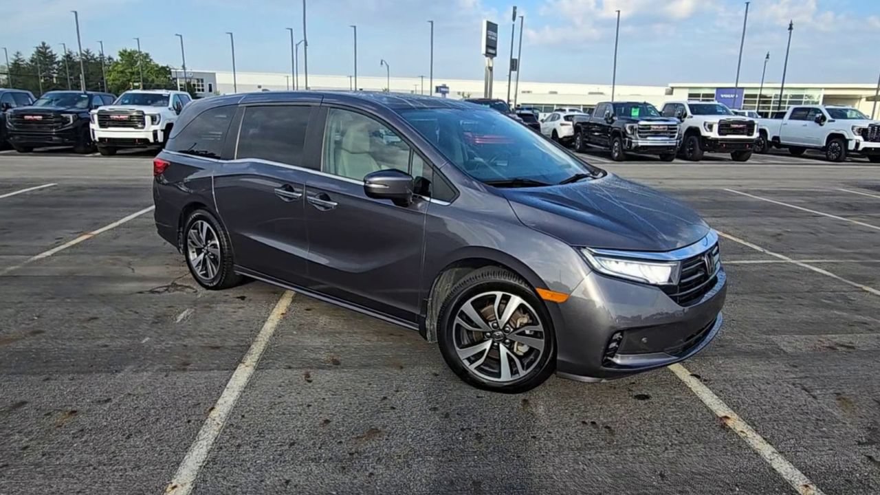 Used 2022 Honda Odyssey Touring image 2