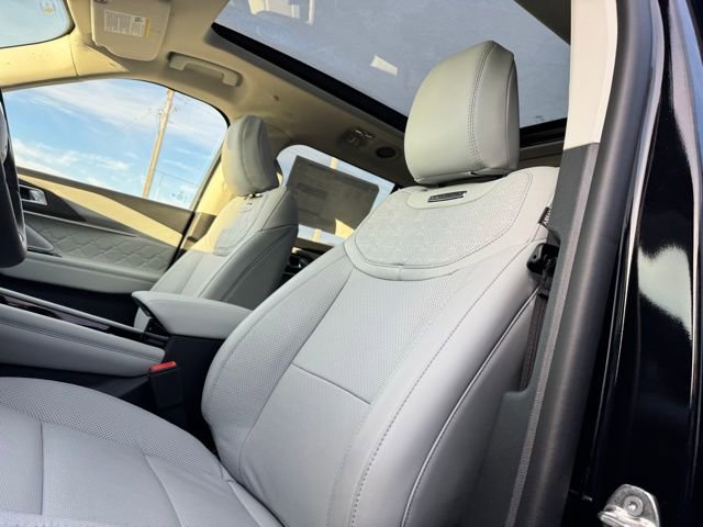 New 2026 Ford Explorer Platinum w/ LUX Leather Package AWD/4WD image 8