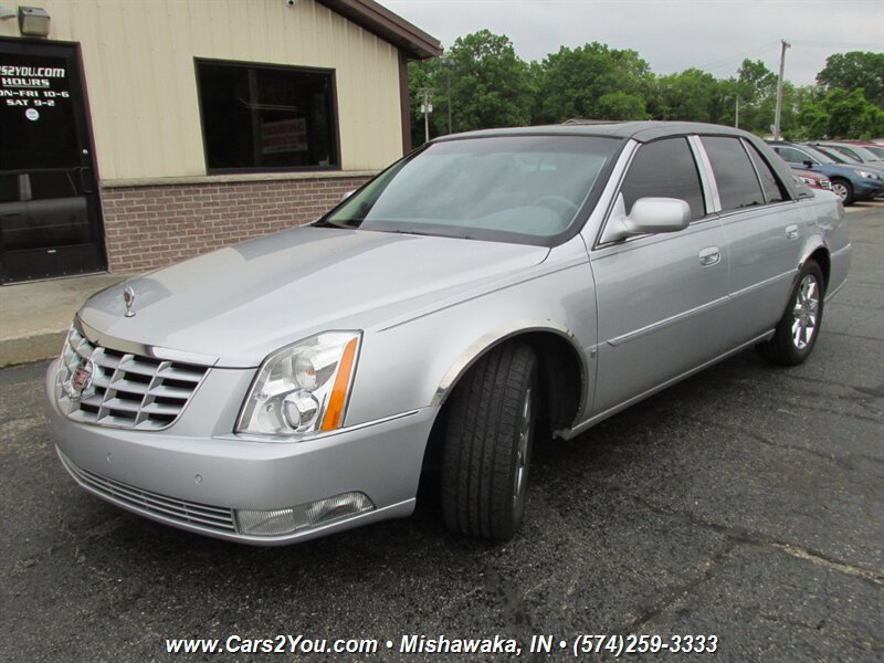 Used 2010 Cadillac DTS Luxury FWD image 3