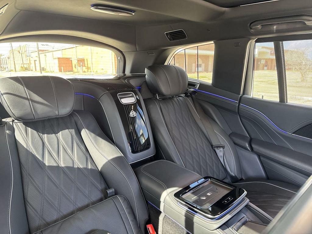 Used 2024 Mercedes-Benz Maybach GLS 600 4MATIC image 33