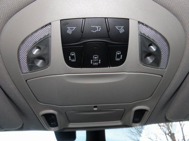 Used 2018 Chrysler Pacifica Limited w/ Tire & Wheel Group image 46