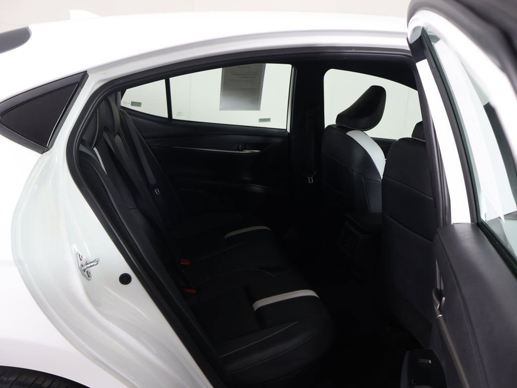 Used 2025 Toyota Camry SE image 29