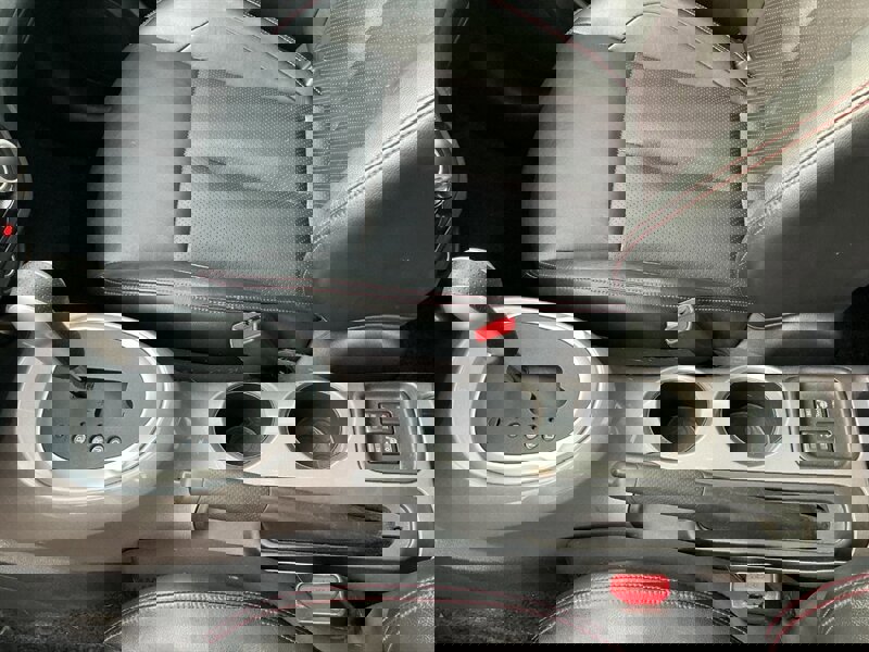 Used 2011 Nissan Juke SL image 24