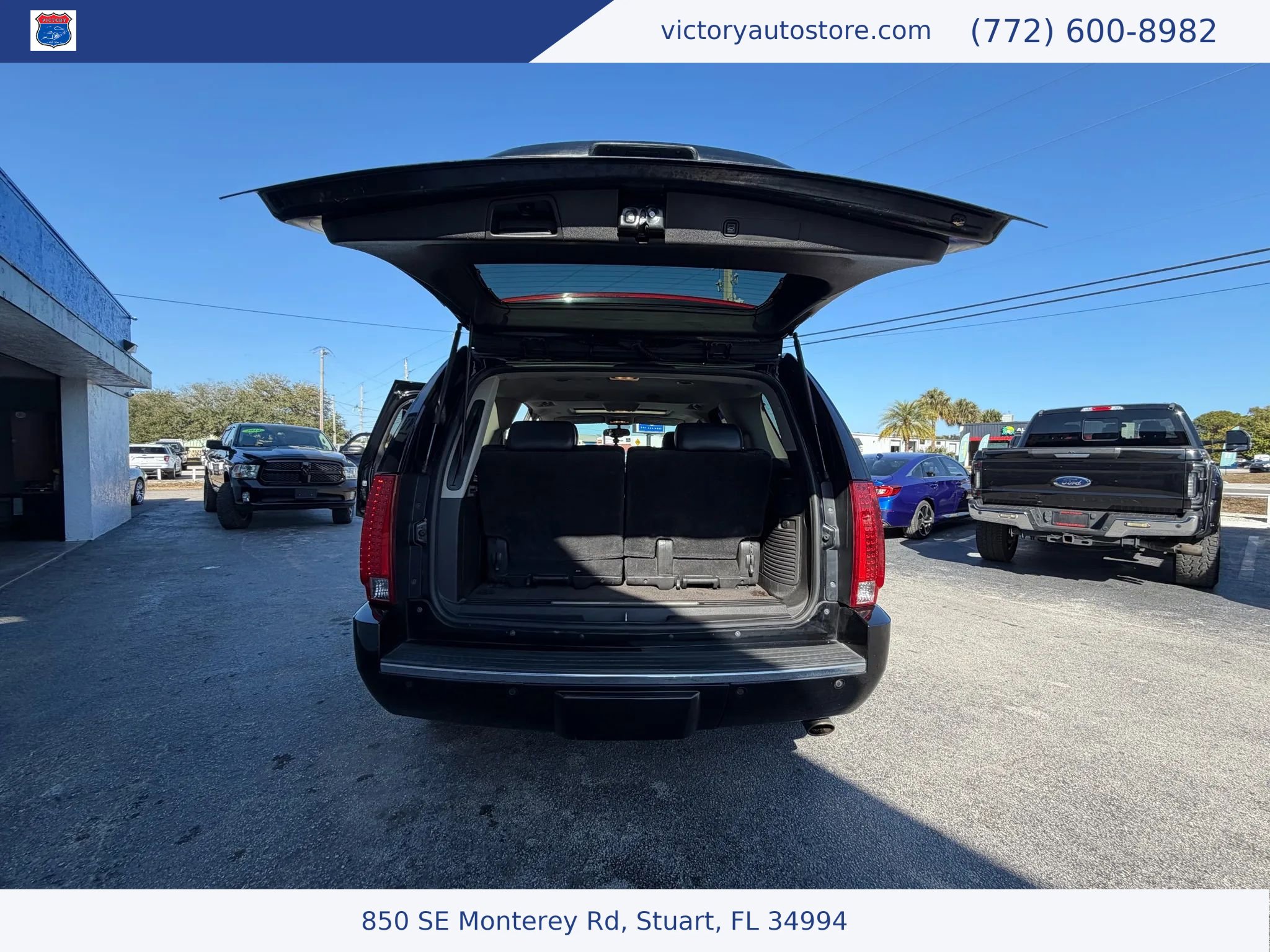 Used 2010 Cadillac Escalade Luxury image 45