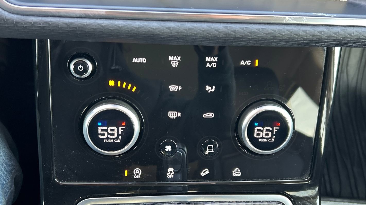 Used 2020 Land Rover Range Rover Evoque S image 28