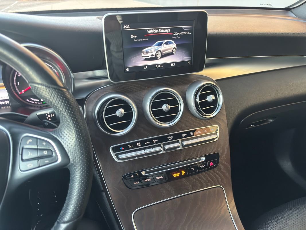 Used 2019 Mercedes-Benz GLC 350e 4MATIC image 27