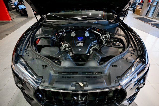 Used 2022 Maserati Levante Modena AWD/4WD image 45