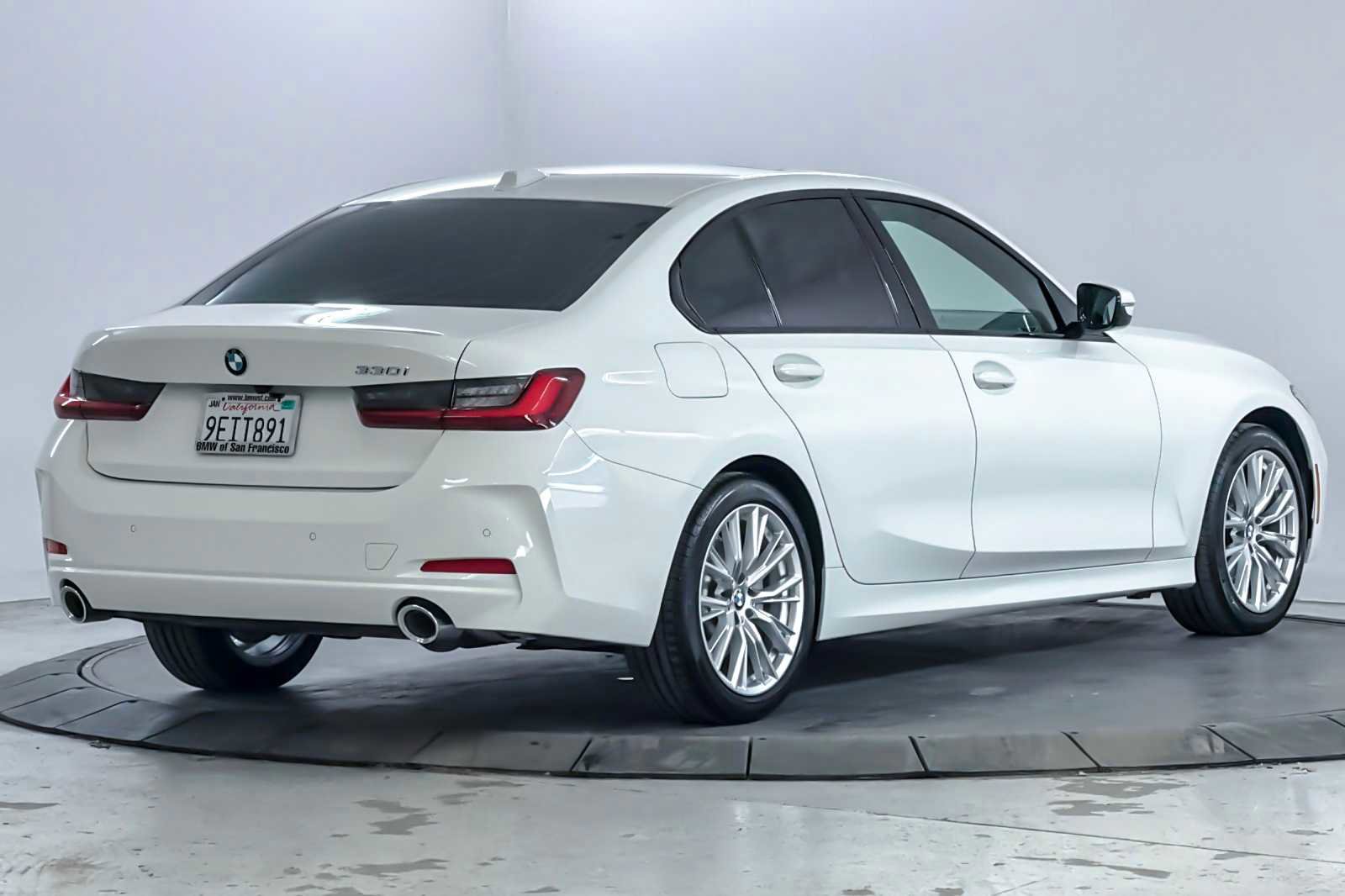 Used 2023 BMW 330i Sedan w/ Premium Package image 2