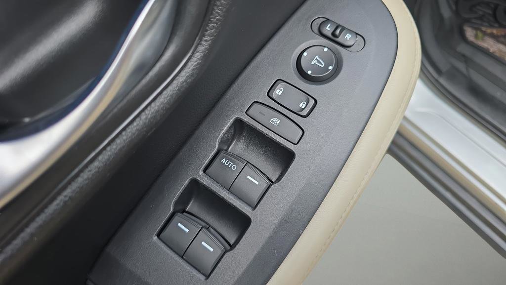 Used 2024 Honda HR-V LX image 16