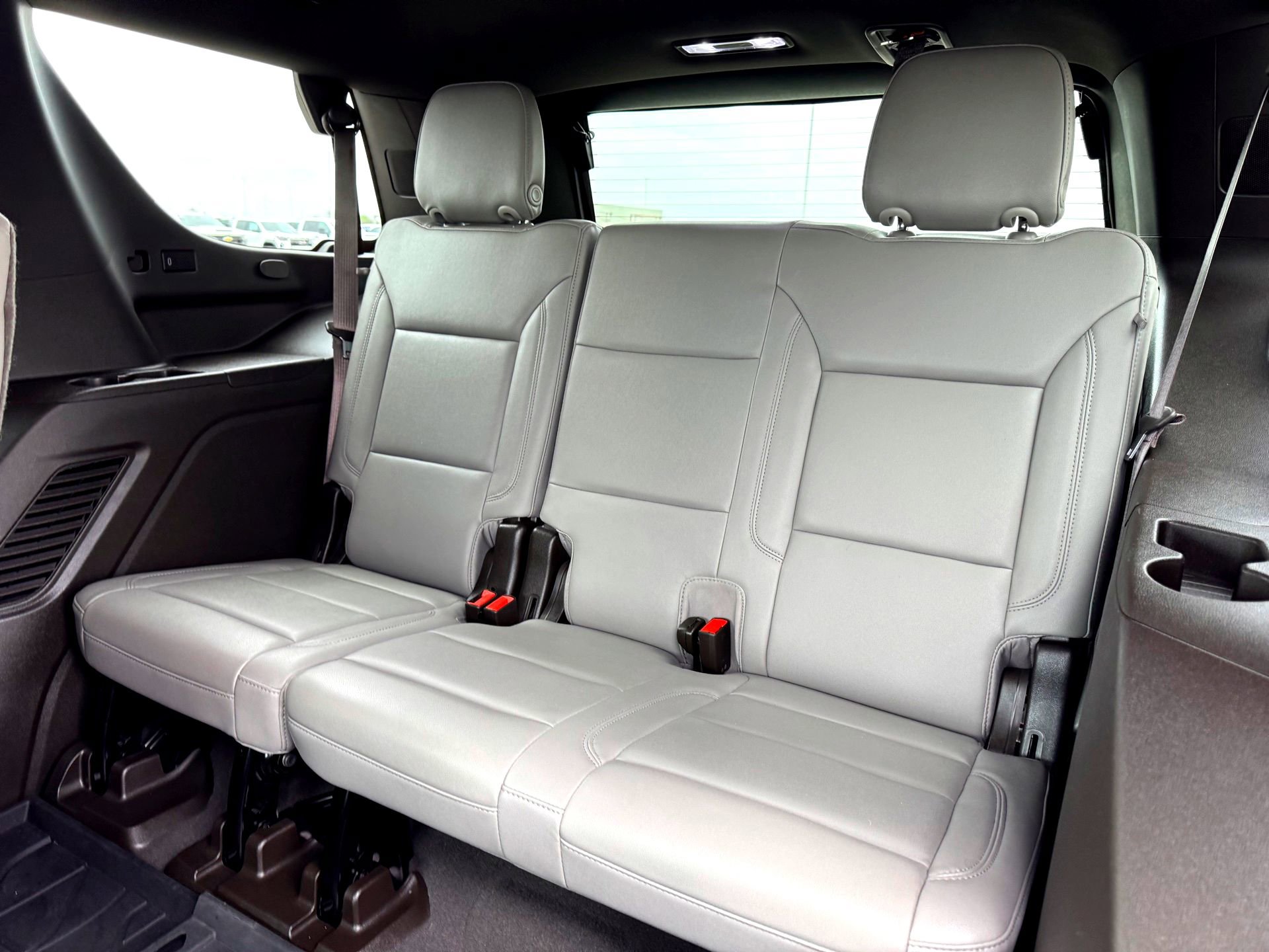 Used 2022 Chevrolet Tahoe LT w/ Luxury Package image 17