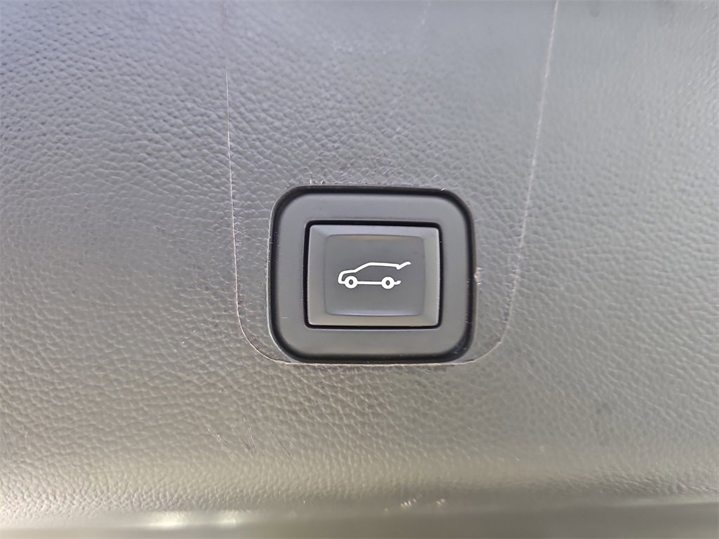 Certified 2023 Chevrolet Traverse LT image 21