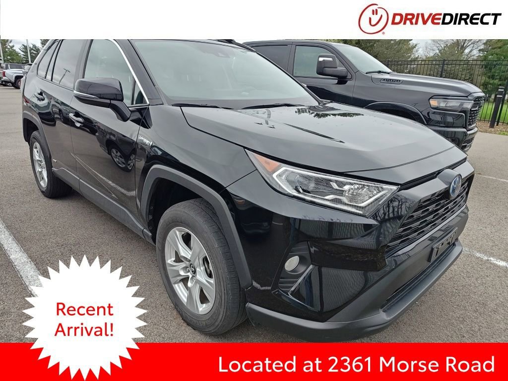 Used 2021 Toyota RAV4 XLE w/ Convenience Package image 1