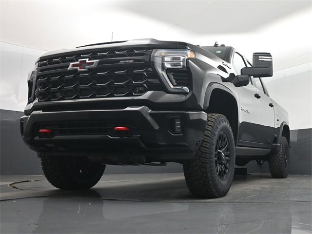 Used 2024 Chevrolet Silverado 2500 ZR2 w/ Technology Package image 54