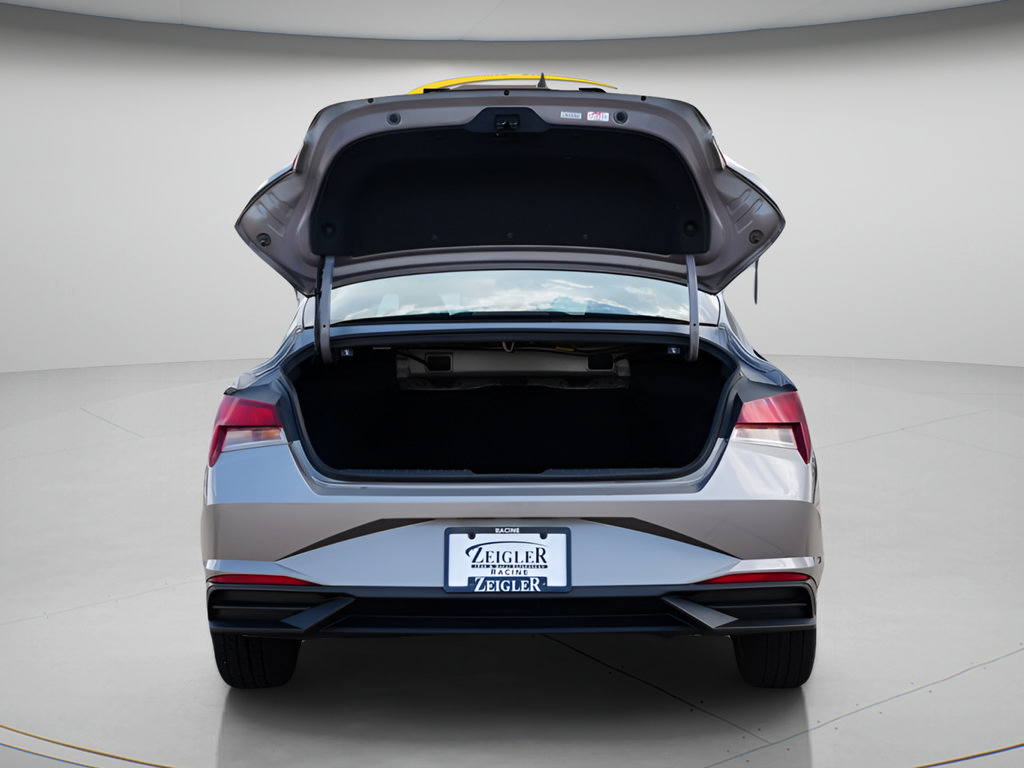 Certified 2021 Hyundai Elantra SEL w/ Convenience Package FWD image 10