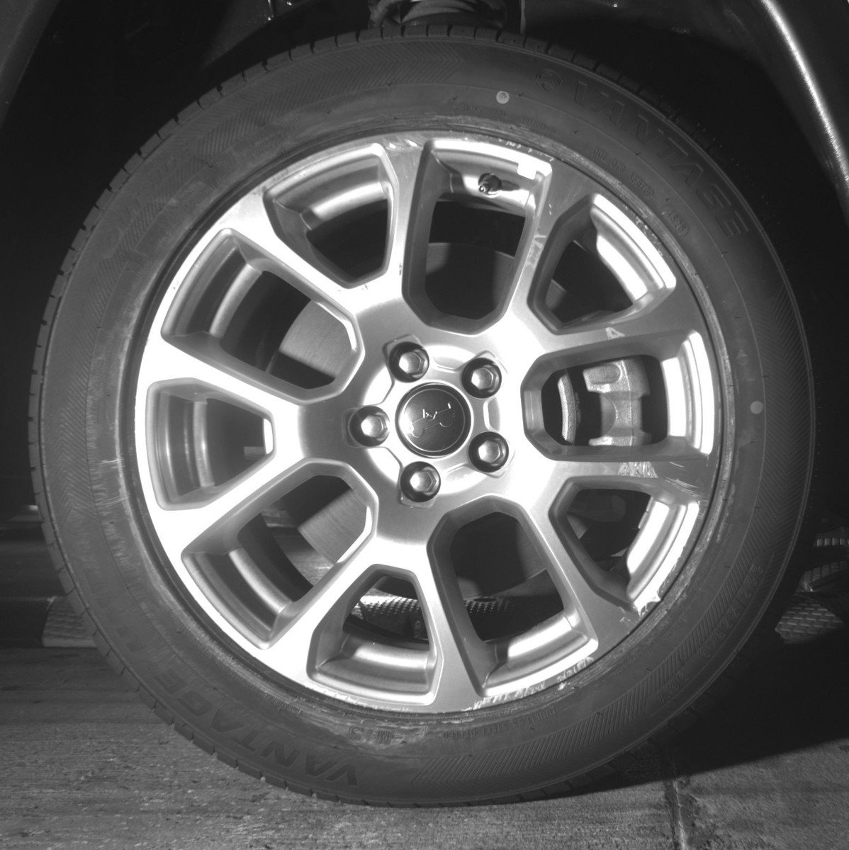 Used 2025 Jeep Compass Limited image 13