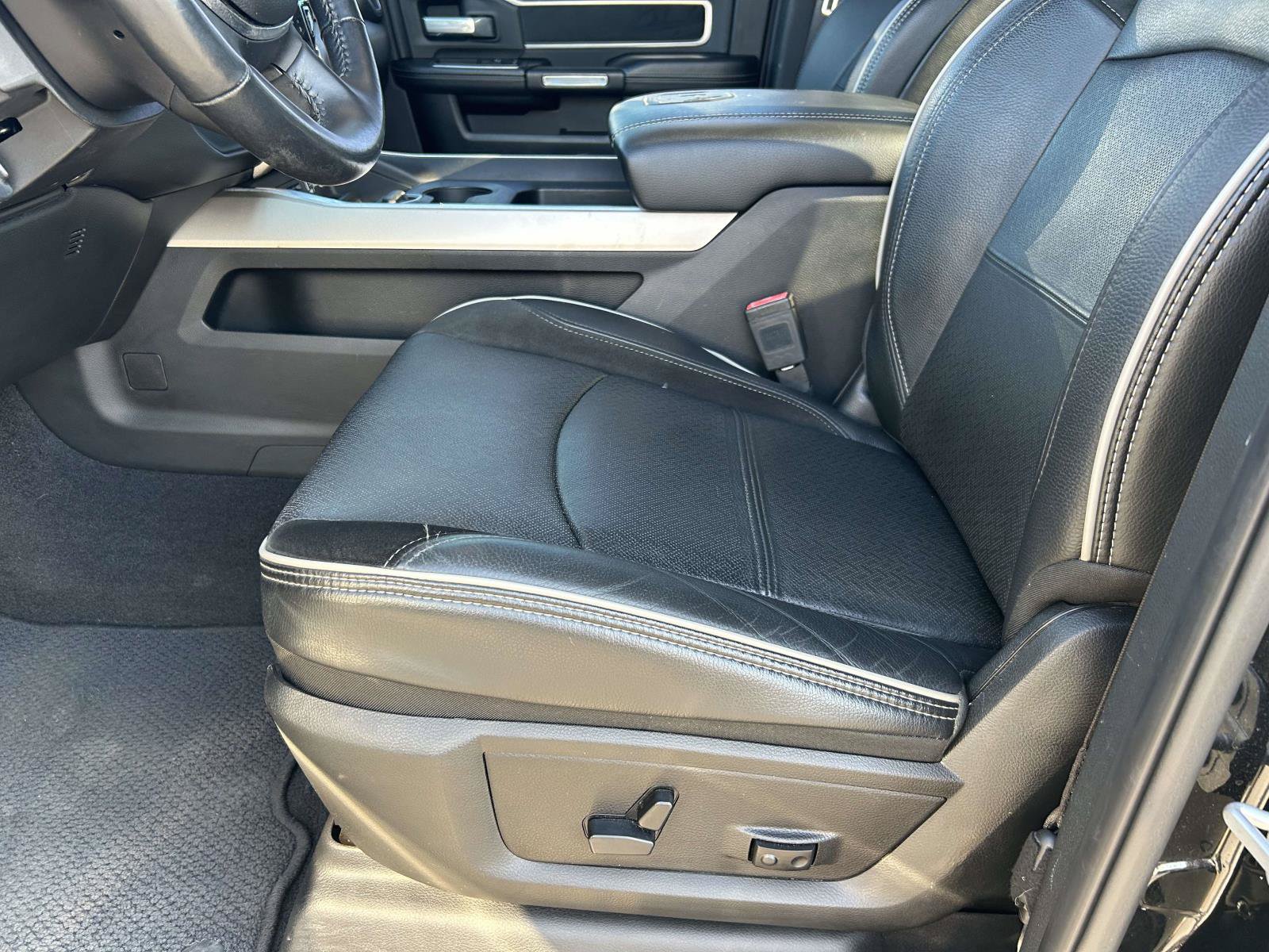 Used 2019 RAM 2500 Laramie AWD/4WD image 16