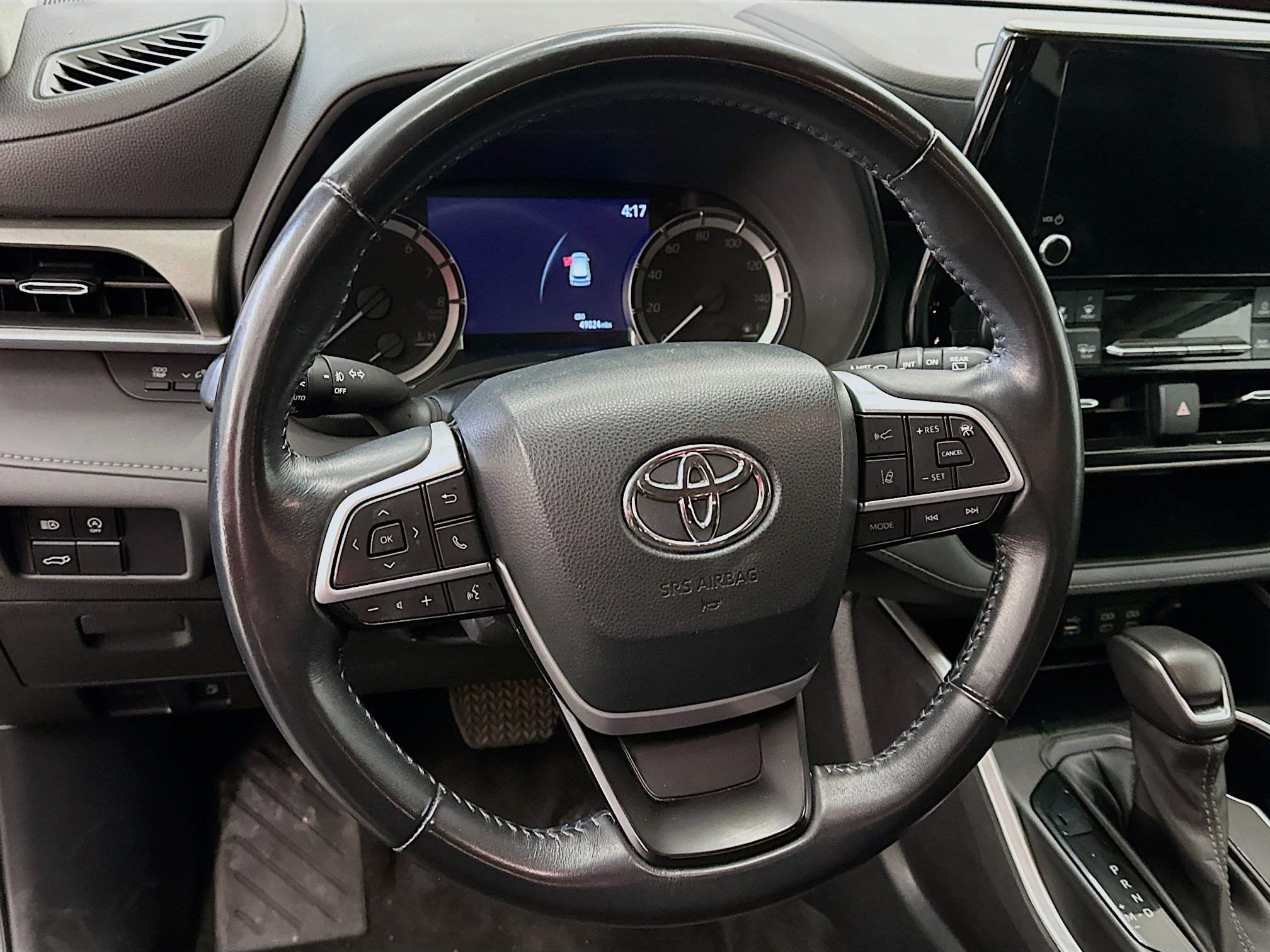 Used 2023 Toyota Highlander LE image 18