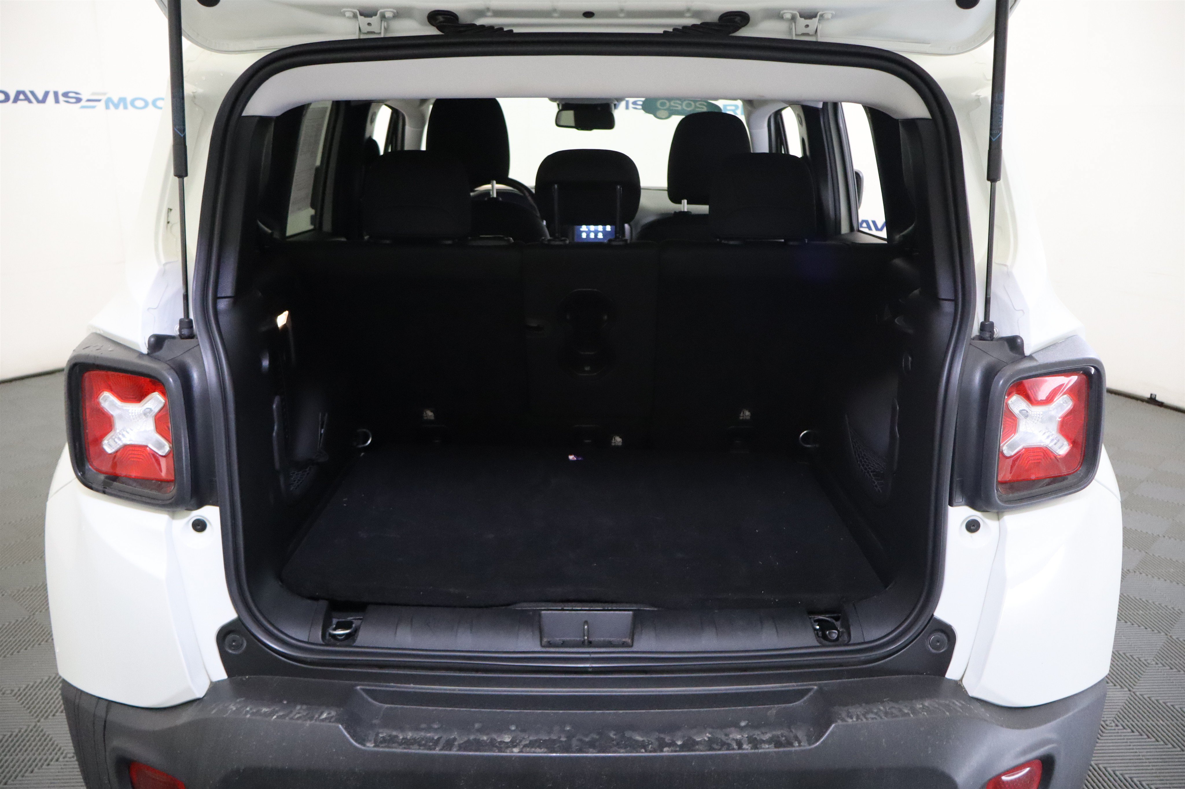 Used 2020 Jeep Renegade Altitude AWD/4WD image 8