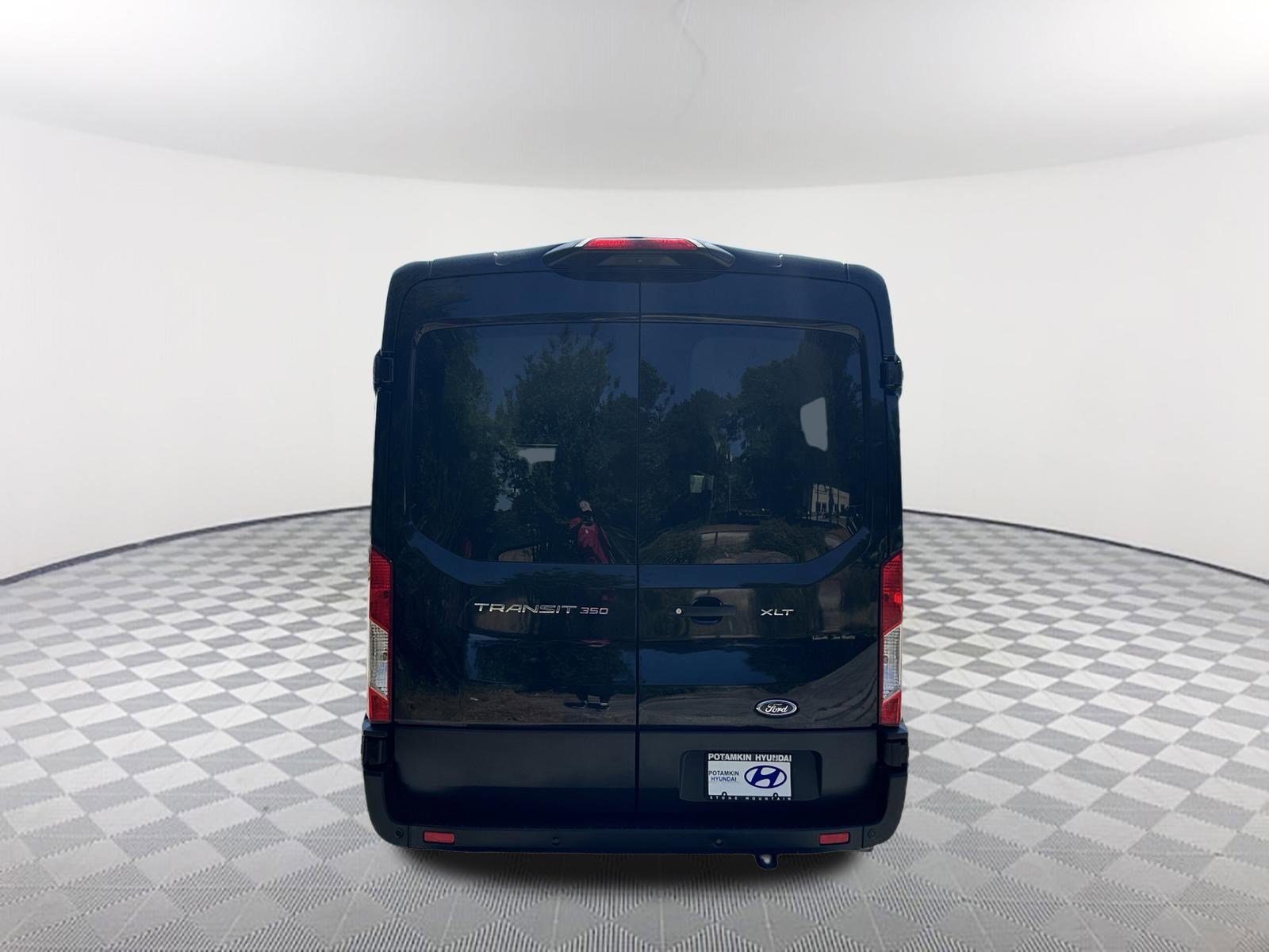 Used 2023 Ford Transit 350 XLT RWD image 8