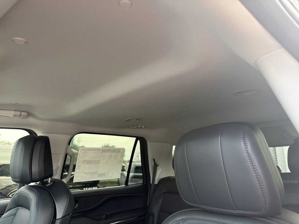 New 2027 Lincoln Navigator Premiere AWD/4WD image 11