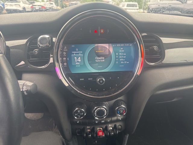 Used 2022 MINI Cooper 4-Door Hardtop FWD image 12