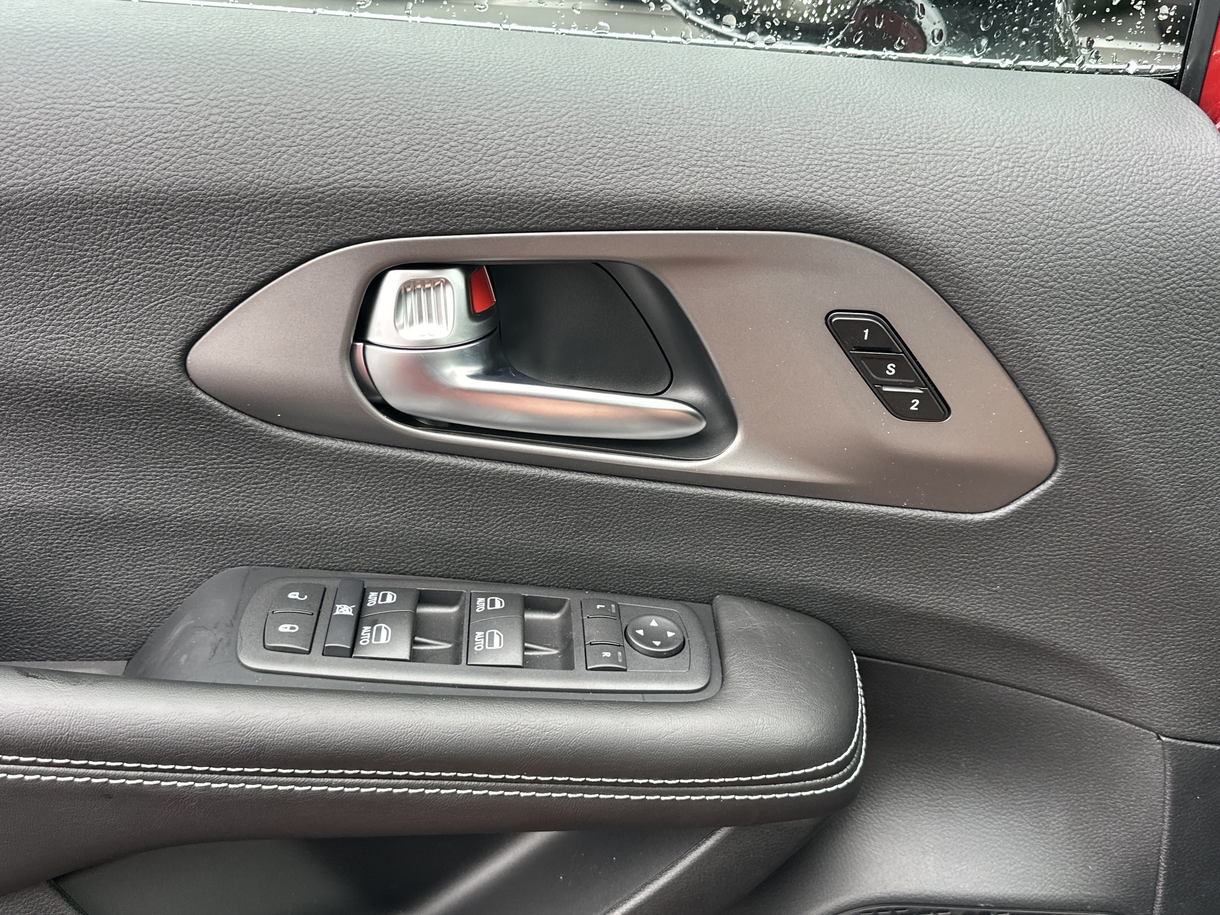 New 2027 Chrysler Pacifica Select w/ Family Tech Group FWD image 10