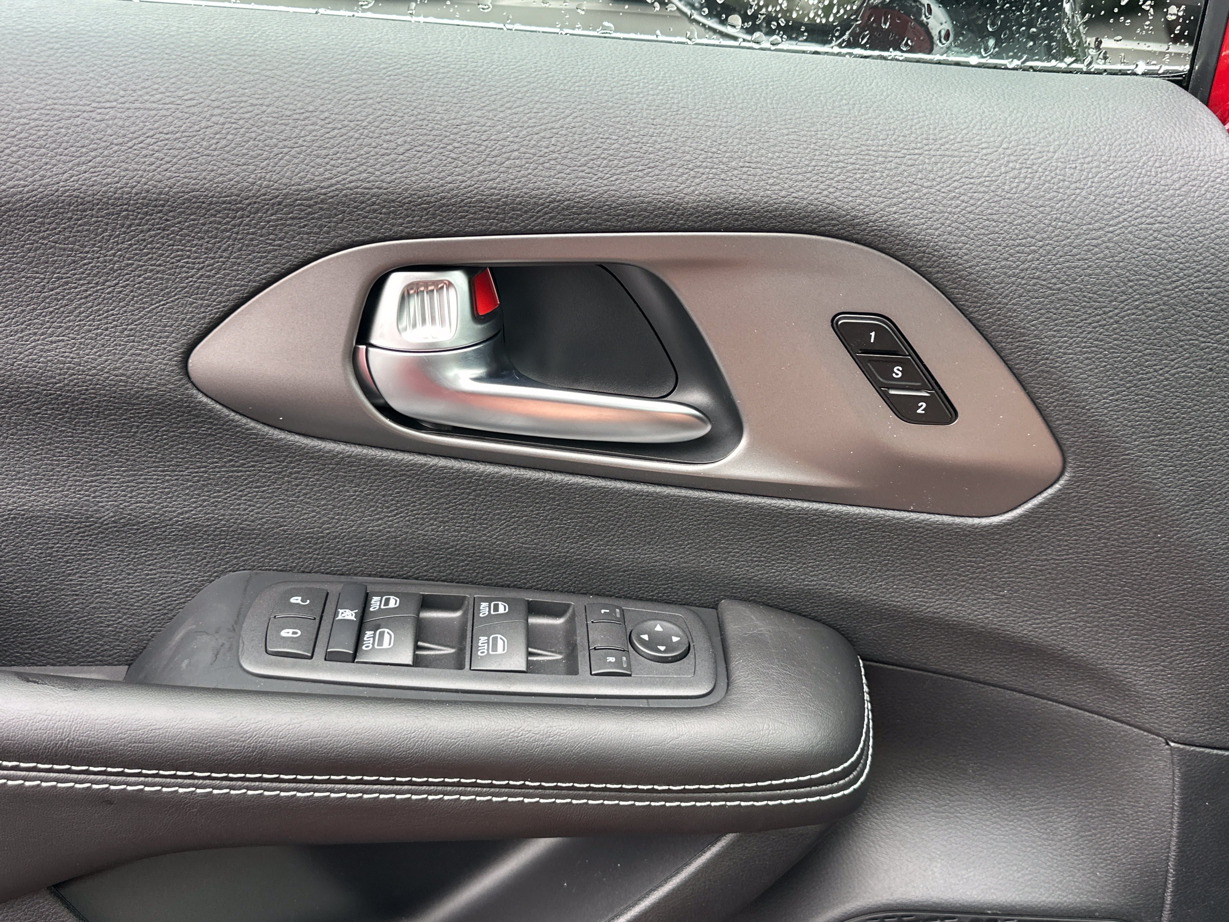 New 2027 Chrysler Pacifica Select FWD image 10