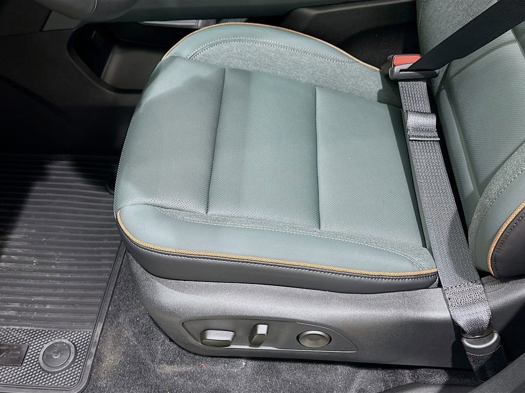 New 2026 GMC Acadia AT4 w/ Luxury Package image 20