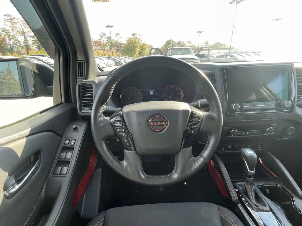 Used 2022 Nissan Frontier Pro-X image 12