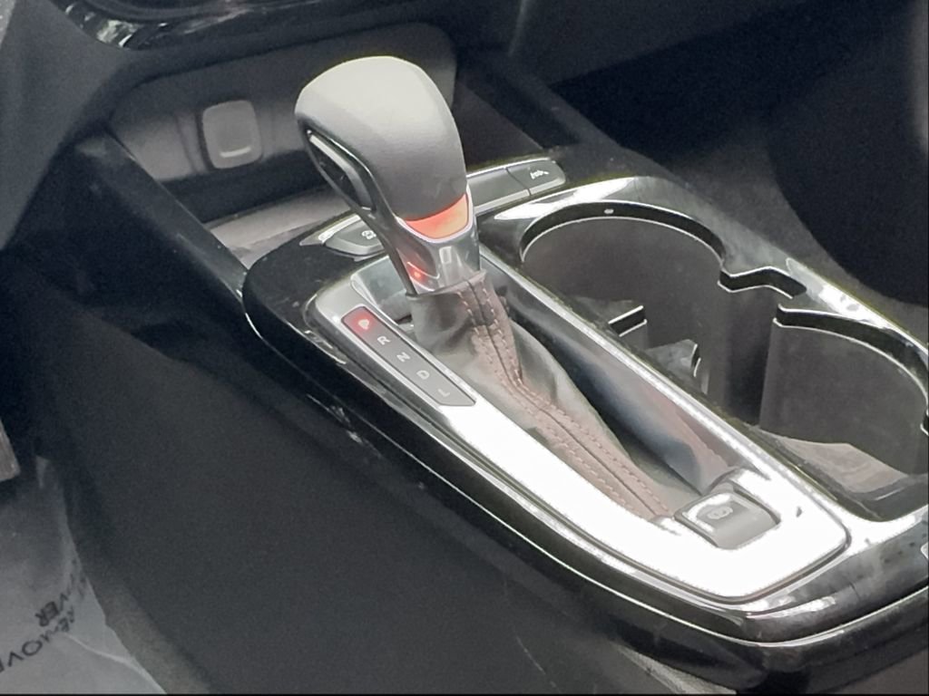 Used 2025 Chevrolet Trax RS w/ Sunroof Package image 42