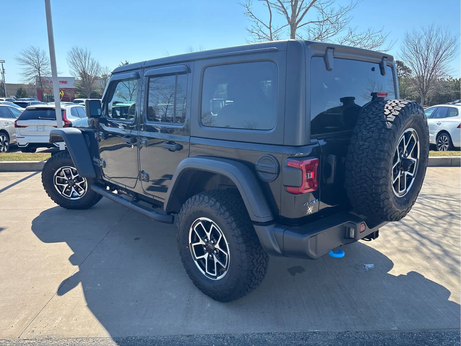 Used 2024 Jeep Wrangler Unlimited Rubicon 4xe w/ Technology Group image 6