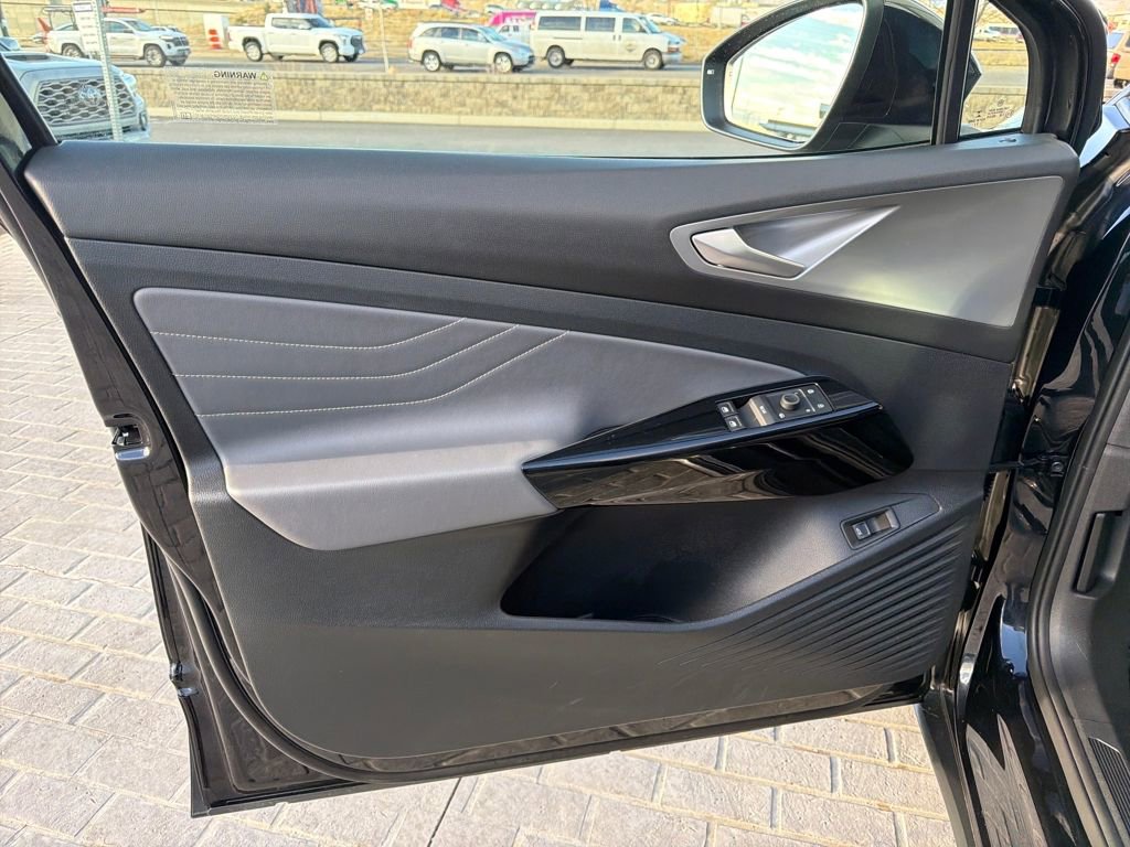 Certified 2023 Volkswagen ID.4 Pro S Plus image 10