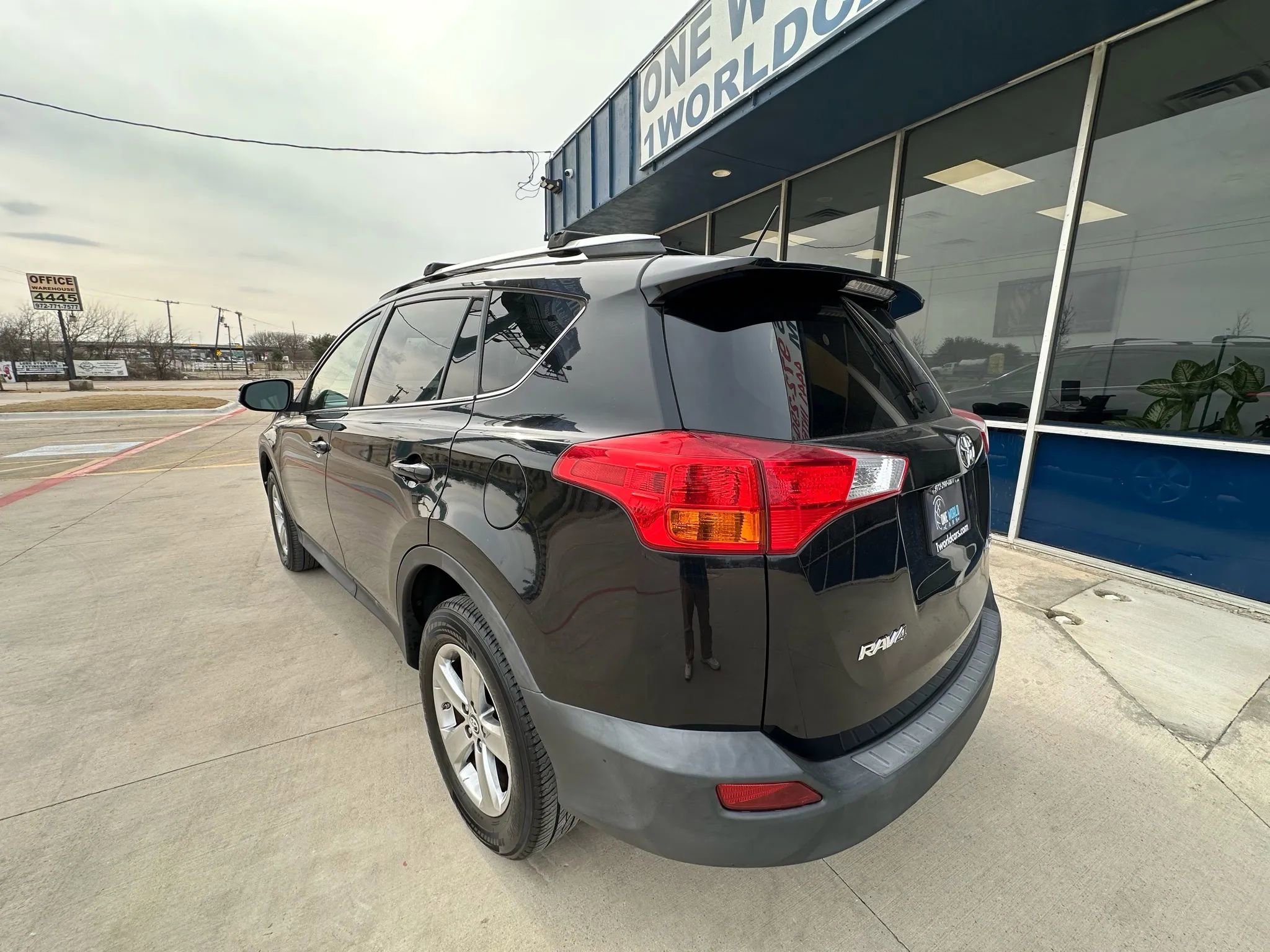 Used 2015 Toyota RAV4 XLE FWD image 3