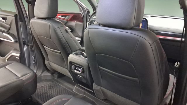 Used 2024 Chevrolet Traverse Z71 w/ Enhanced Driving Package AWD/4WD image 16