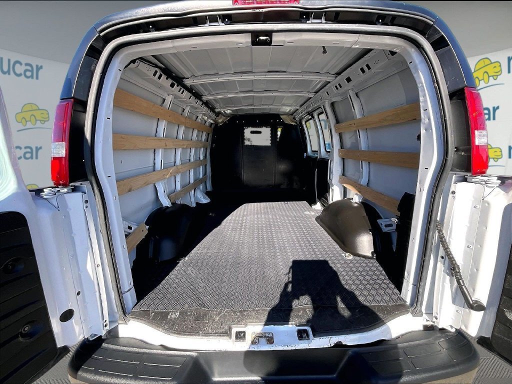 Used 2025 GMC Savana 2500 w/ Driver Convenience Package RWD image 15