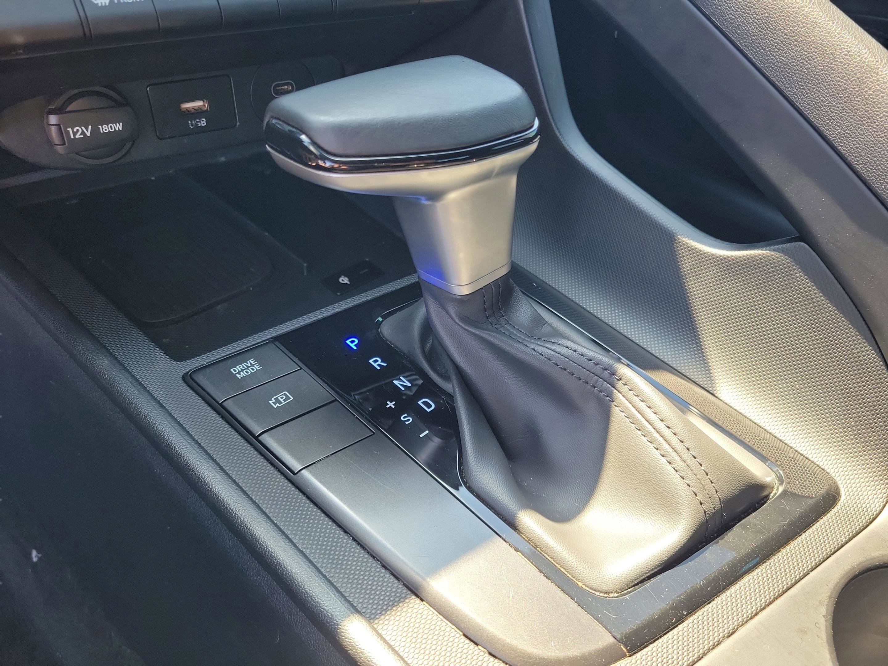 Used 2025 Hyundai Elantra Sport image 29