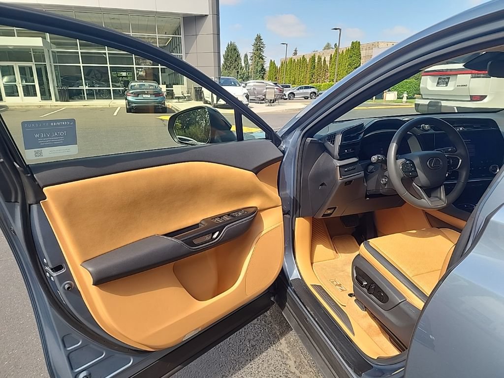 Certified 2023 Lexus RZ 450e Premium w/ Technology Package AWD/4WD image 9