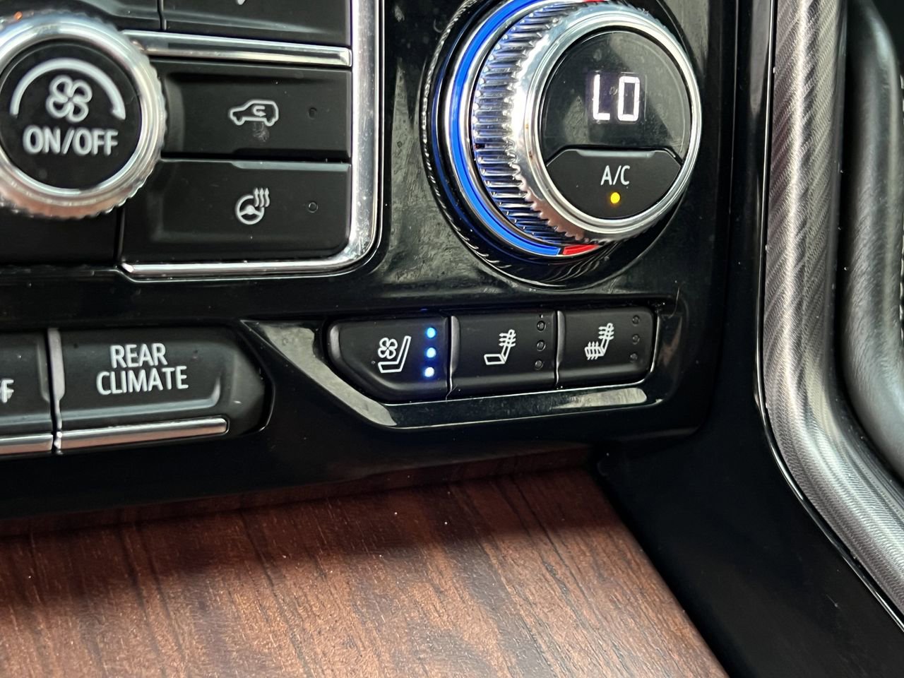 Used 2023 GMC Yukon XL Denali Ultimate w/ LPO, Floor Liner Package image 17