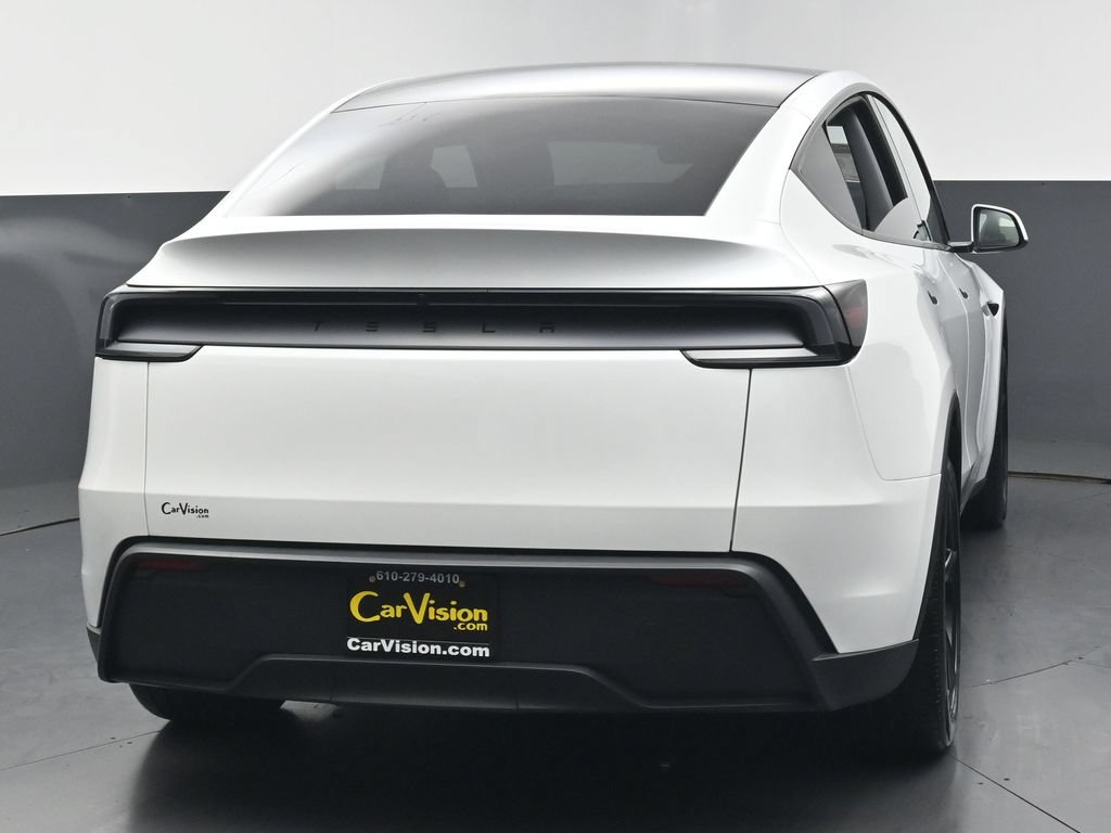 Used 2026 Tesla Model Y AWD image 3
