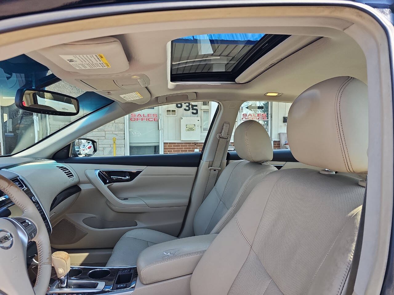 Used 2013 Nissan Altima 2.5 SL w/ Technology Pkg FWD image 24