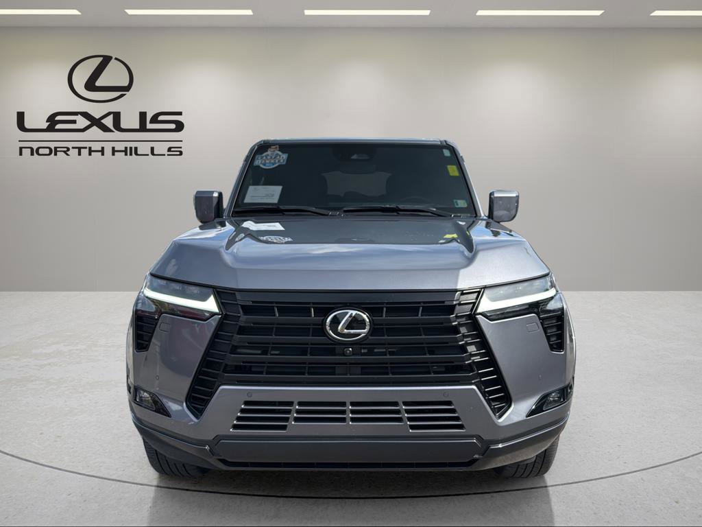 Used 2025 Lexus GX 550 w/ Accessory Package (Z1) image 2