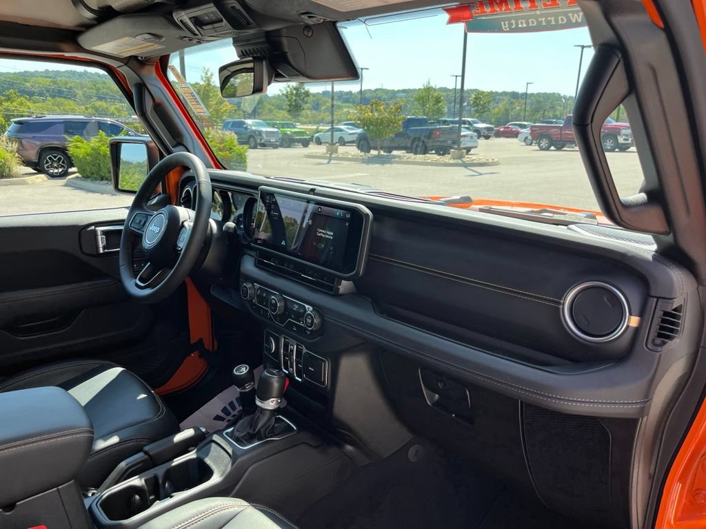 Used 2025 Jeep Gladiator Sport w/ Premium Package AWD/4WD image 28
